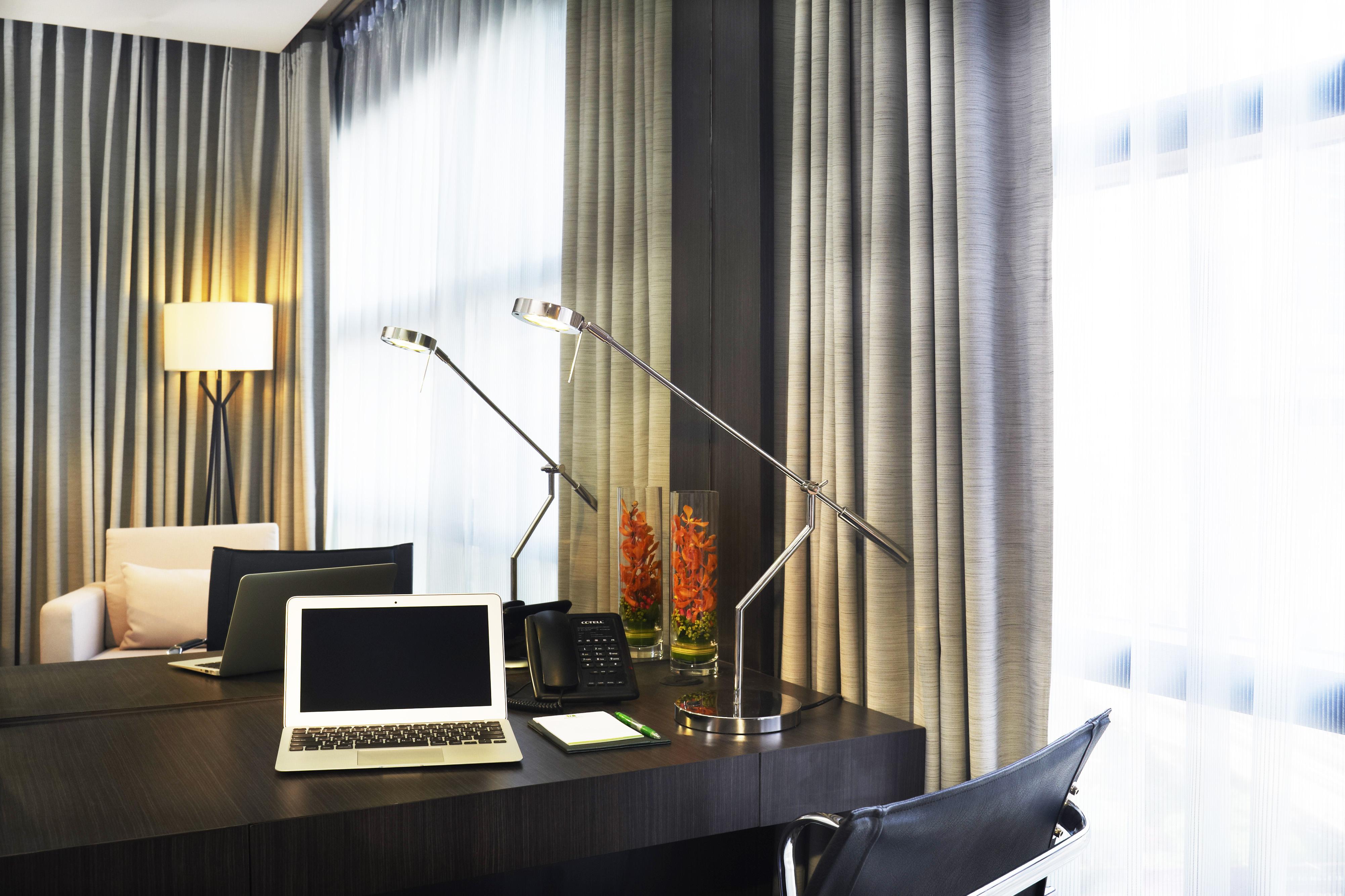 Holiday Inn Bangkok Sukhumvit By Ihg מראה חיצוני תמונה