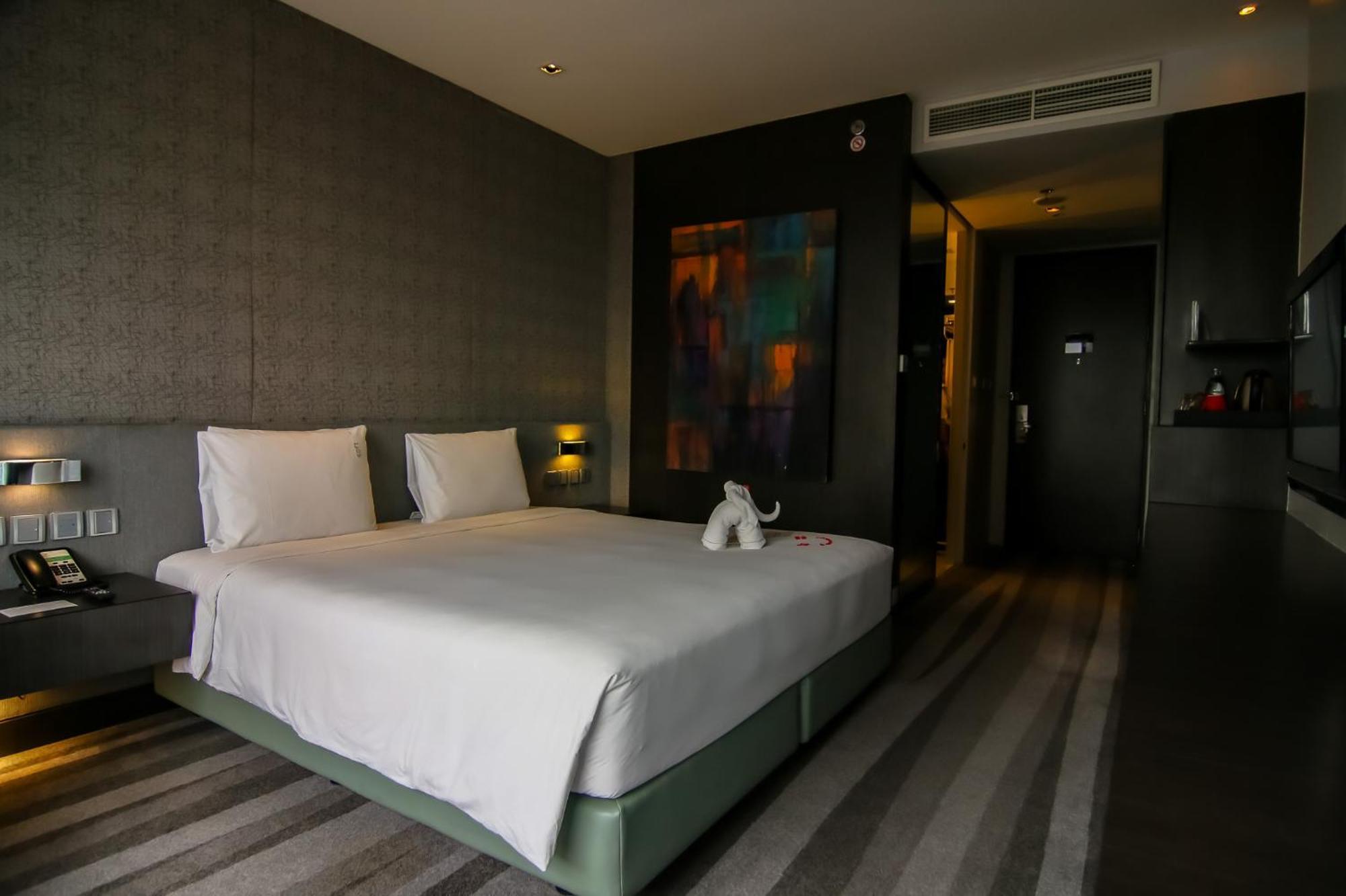 Holiday Inn Bangkok Sukhumvit By Ihg מראה חיצוני תמונה