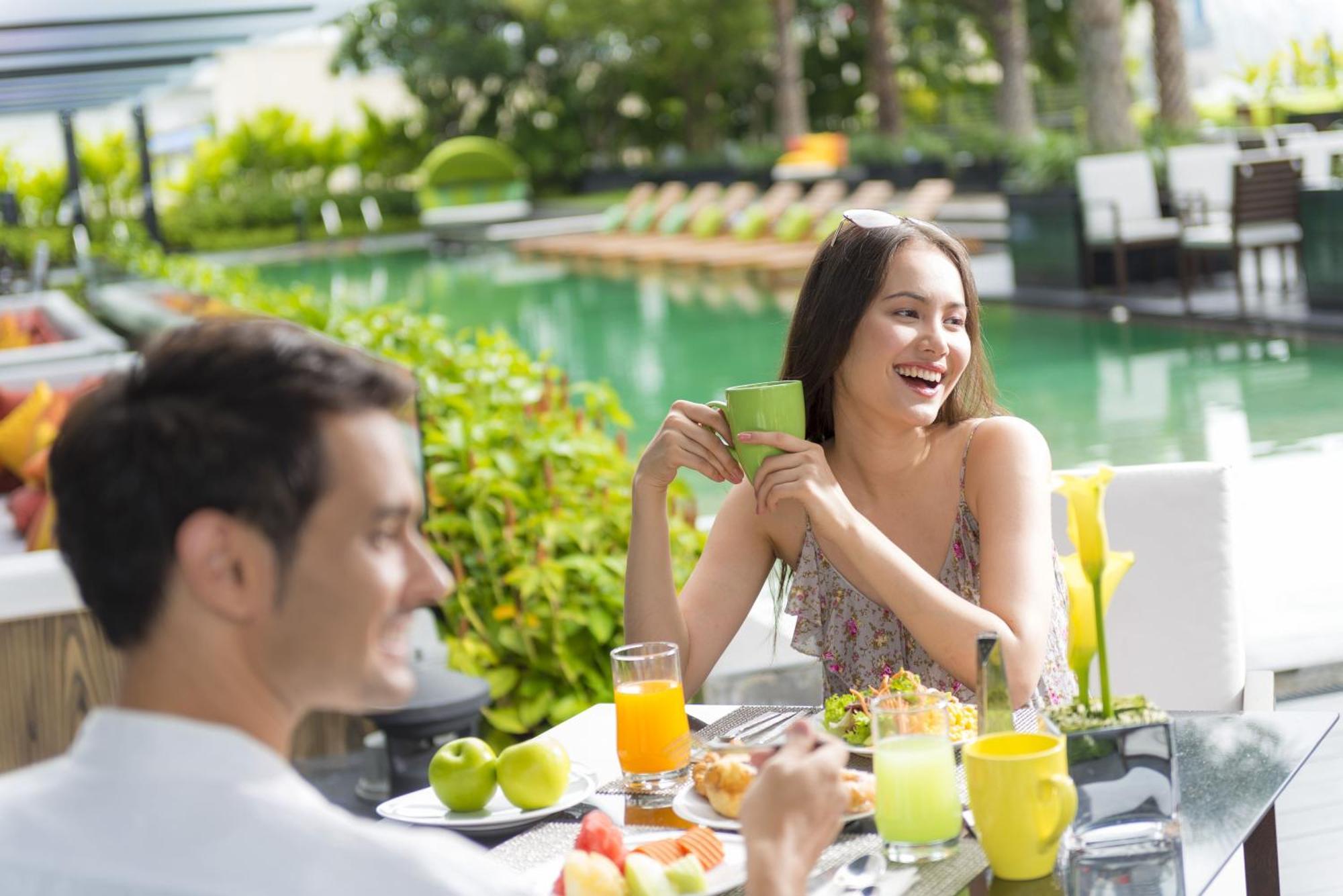 Holiday Inn Bangkok Sukhumvit By Ihg מראה חיצוני תמונה